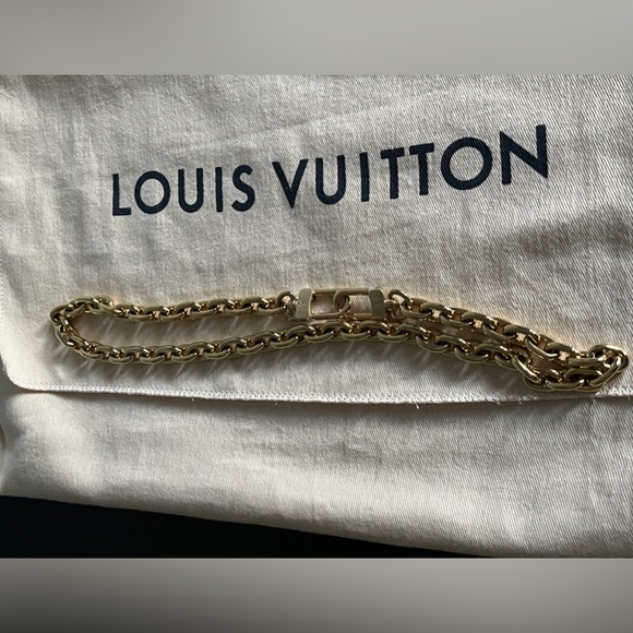 Louis Vuitton Toiletry Pouch on Chain - Picture 5 of 6